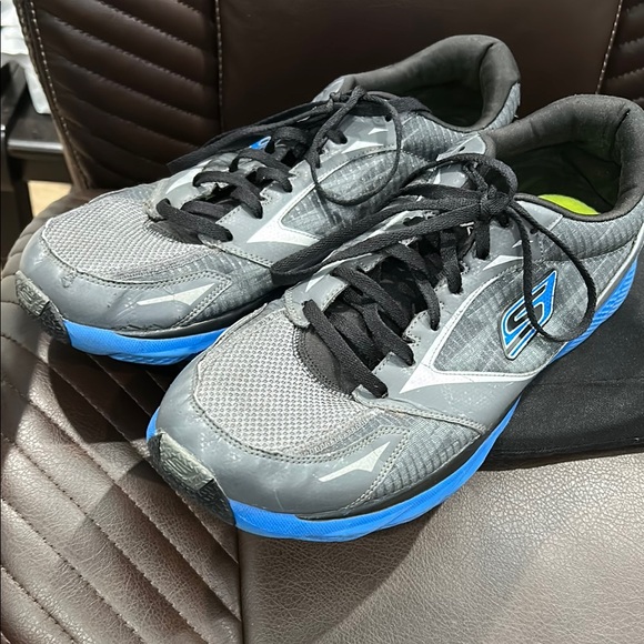 Skechers Gray and Blue Athletic Shoes - Picture 5 of 7